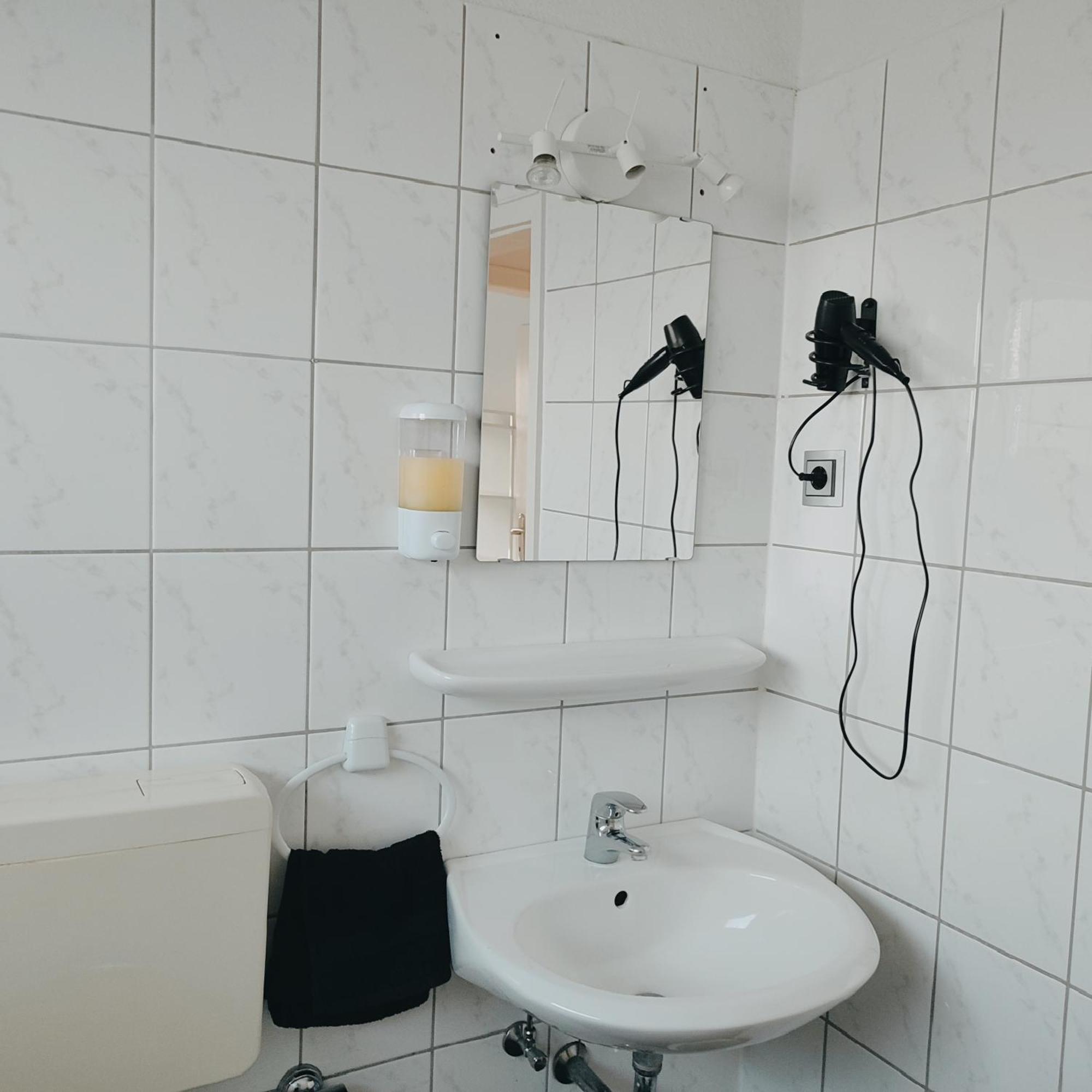 Monteur-Ferien-Messewohnung Mettmann 6 Personen 2 Og Εξωτερικό φωτογραφία